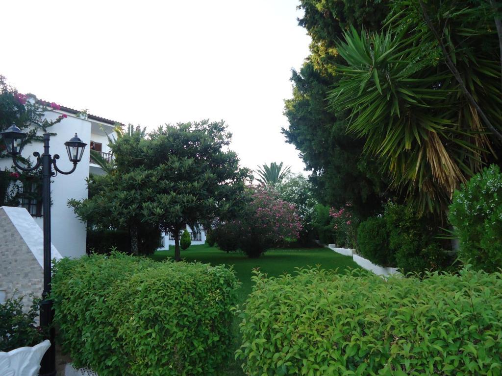 Hotel Paradise Vasilias  Bagian luar foto
