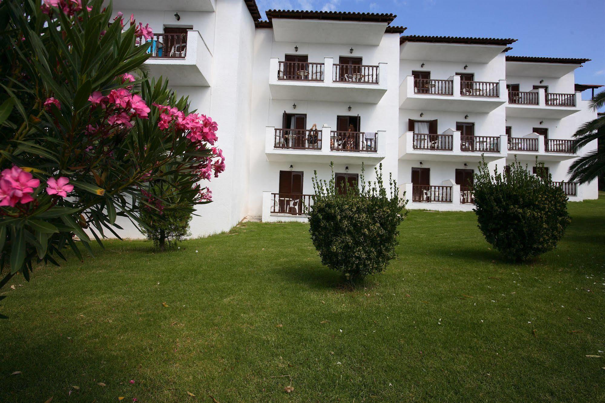 Hotel Paradise Vasilias  Bagian luar foto