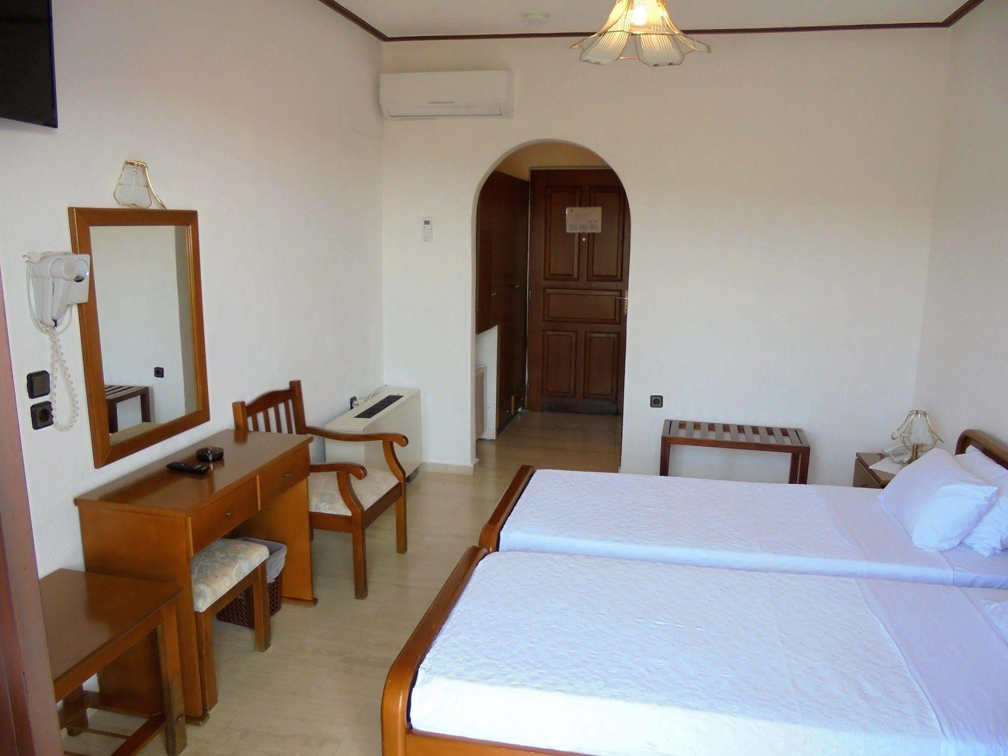 Hotel Paradise Vasilias  Bagian luar foto