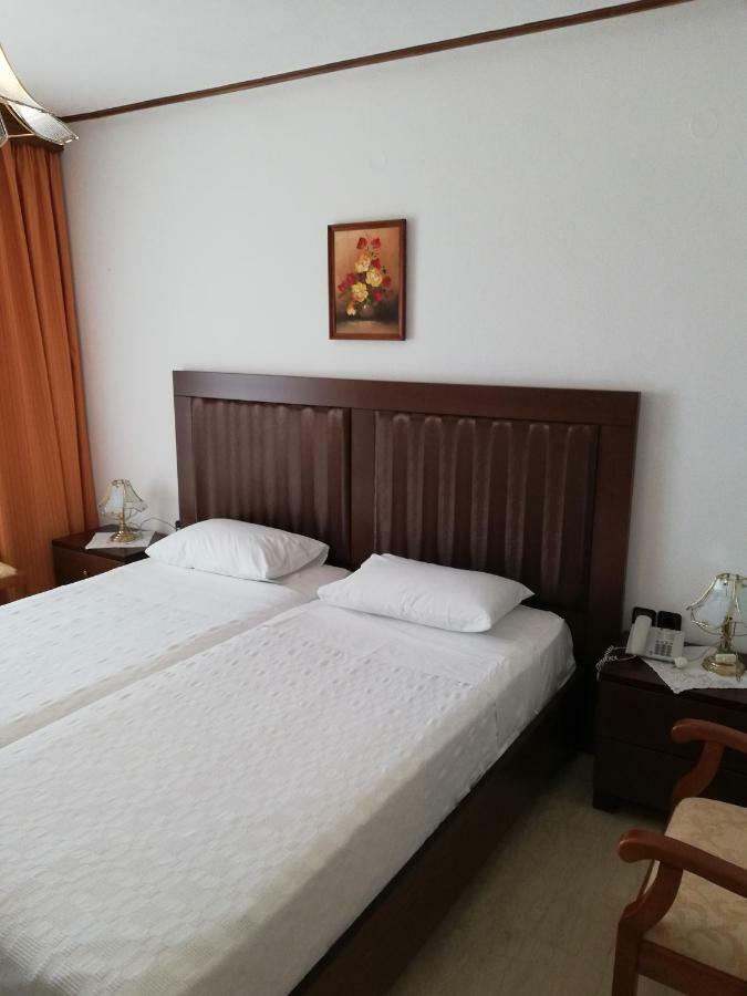 Hotel Paradise Vasilias  Bagian luar foto